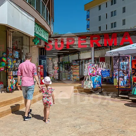 Ξενοδοχείο με διαμερίσματα Briz Σάνι Μπιτς