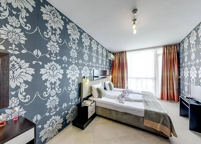 Briz Aparthotel 3*