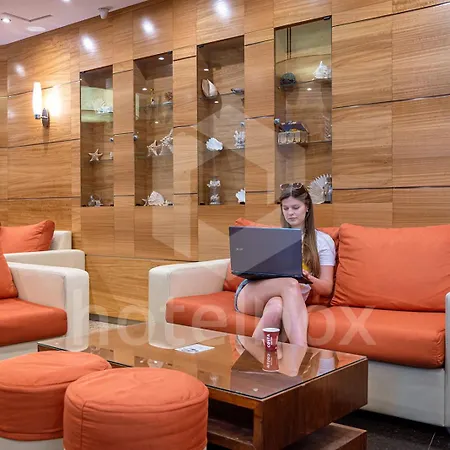 Briz Apartmanhotel 3*